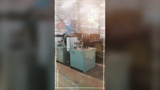 Robuster, handelsüblicher Eisen-Mülleimer mit integriertem Aschenbecher2222